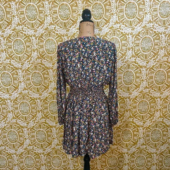 Rails Delaney Long Sleeve V-Neck Mini Dress in Dark Ditsy Floral Sz S - Picture 11 of 13